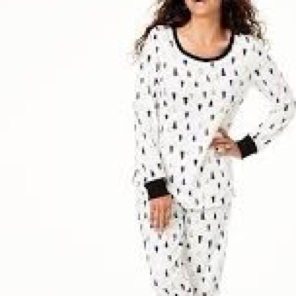 Family PJs Women's Holiday Pajama Set Tree Print - Picture 16 of 16